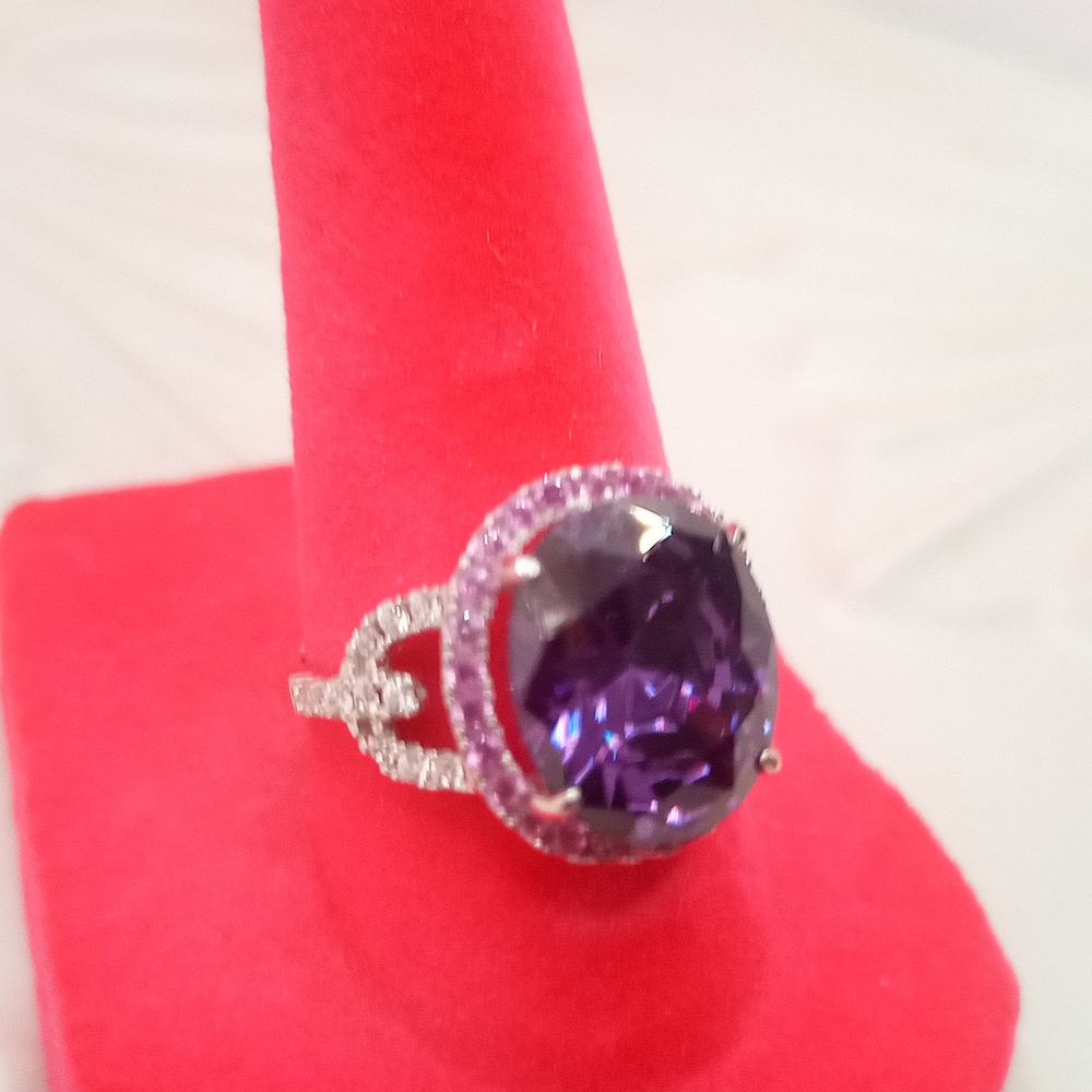 Elegant Purple Gemstone Ring